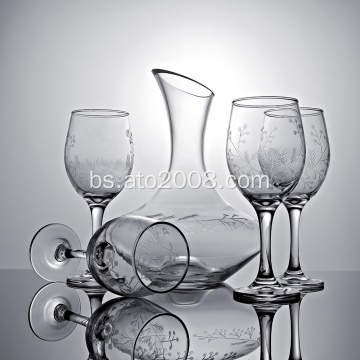 Vinske naočale i set dekantera